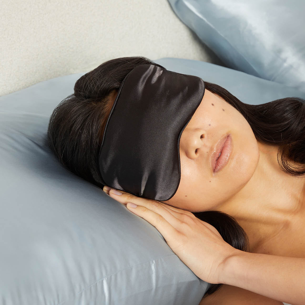 Lavender Scented Satin Weighted Eye Mask - Image 4