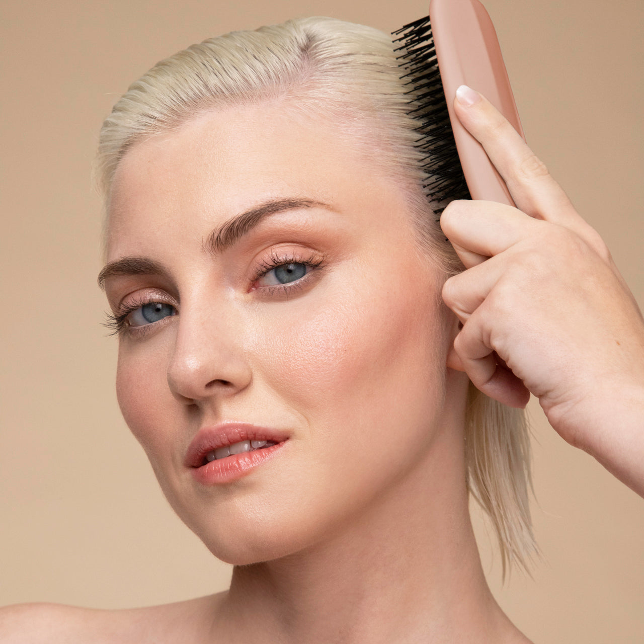 Scalp Renewal Brush in Terracotta - Image 3