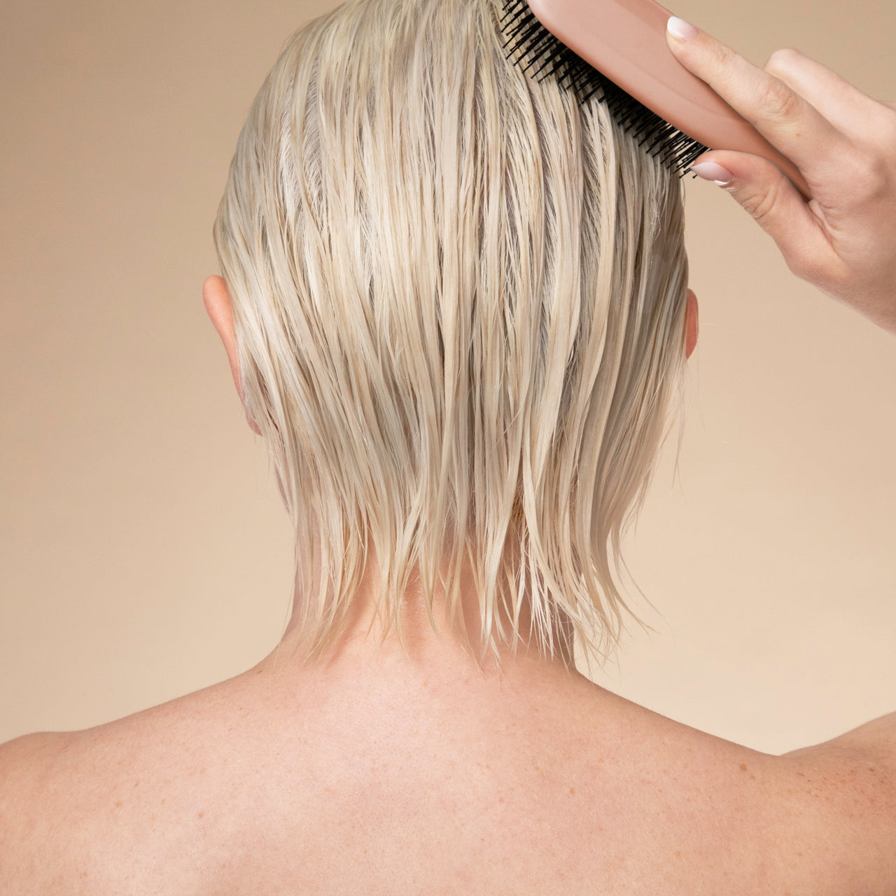Scalp Renewal Brush in Terracotta - Image 4