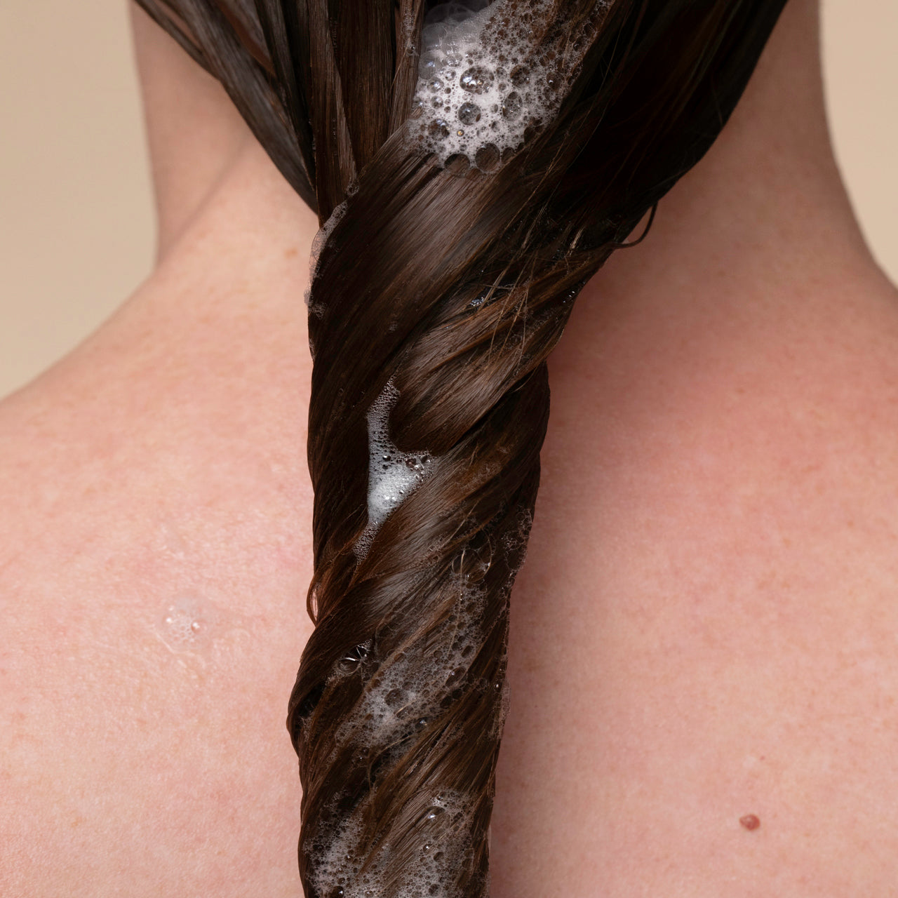 Castor Oil Nourishing Shampoo - Image 5
