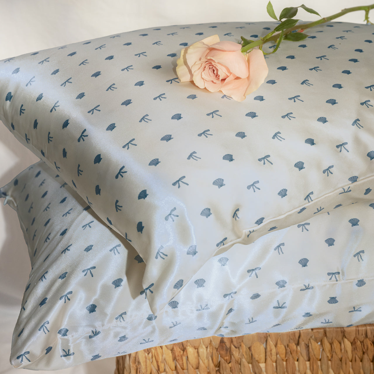 Satin Pillowcase in Pearlized Cream & Coastal Blue Print 4 Pack - Image 3