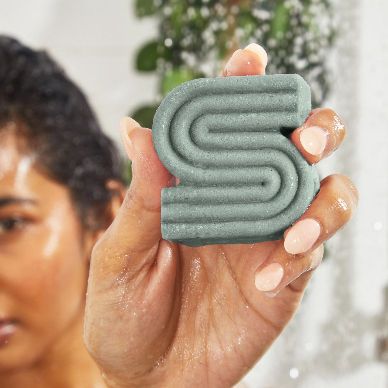 Rosemary & Biotin Volumizing Shampoo Bar - Image 5