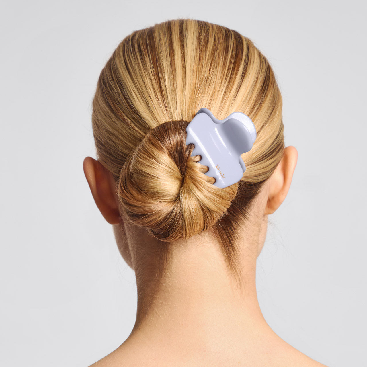 Hydrangea Breeze Cloud Claw Clip - Medium - Image 2