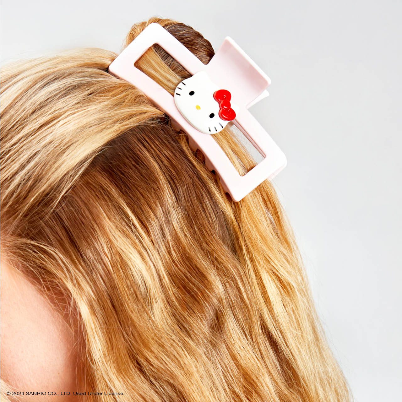 Kitsch x Hello Kitty Jumbo Claw Clip in Kitty Face - Image 3
